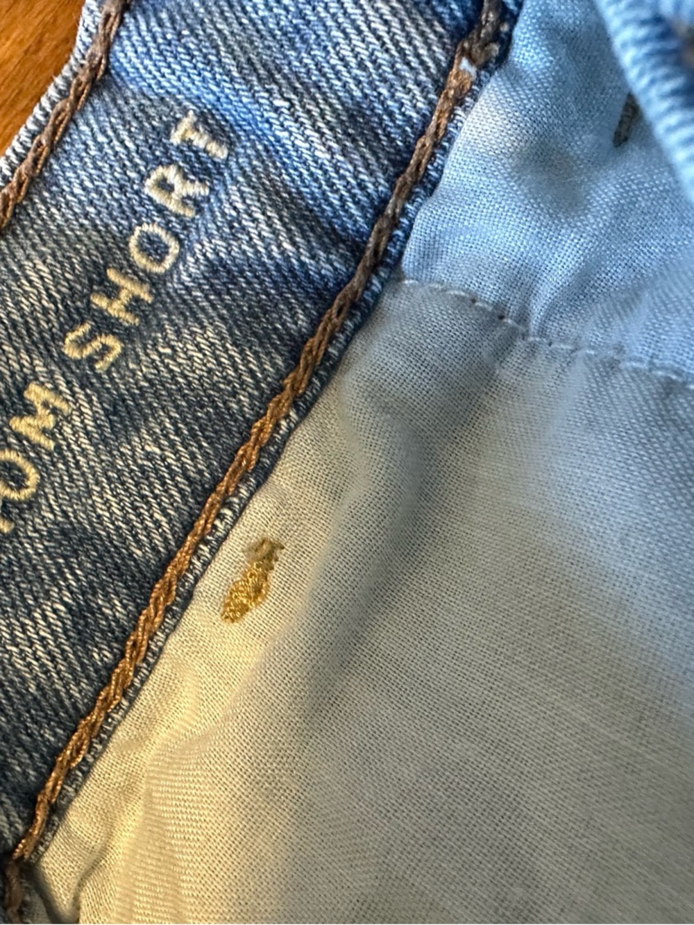 American Eagle Cuffed Denim Mom Short Women’s 8 Blue - Picture 6 of 7